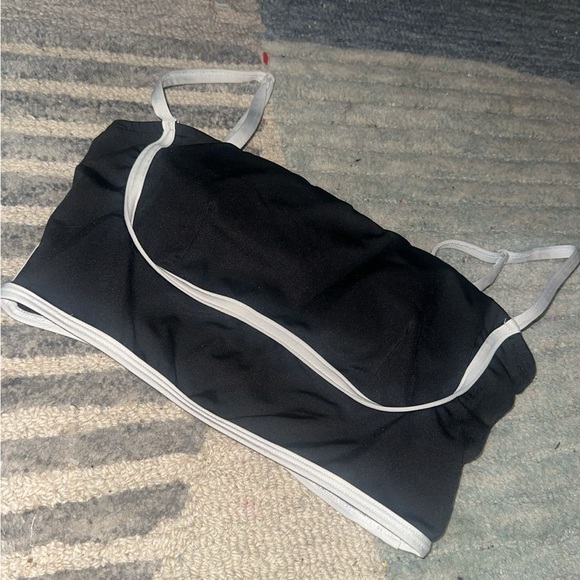 Black croptop - Picture 2 of 2